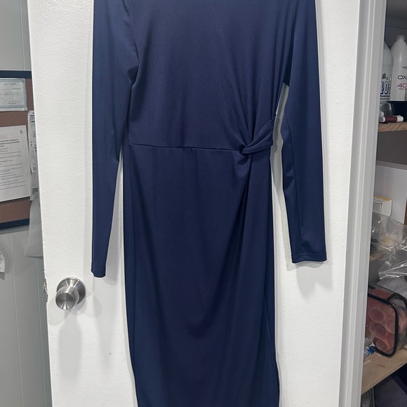 Elegant Blue Pleated Dress - Picture 4 of 5